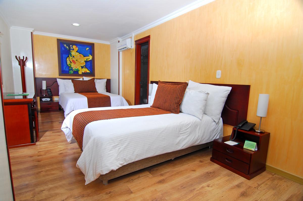 Luxor Plaza Hotel Pereira Exterior photo