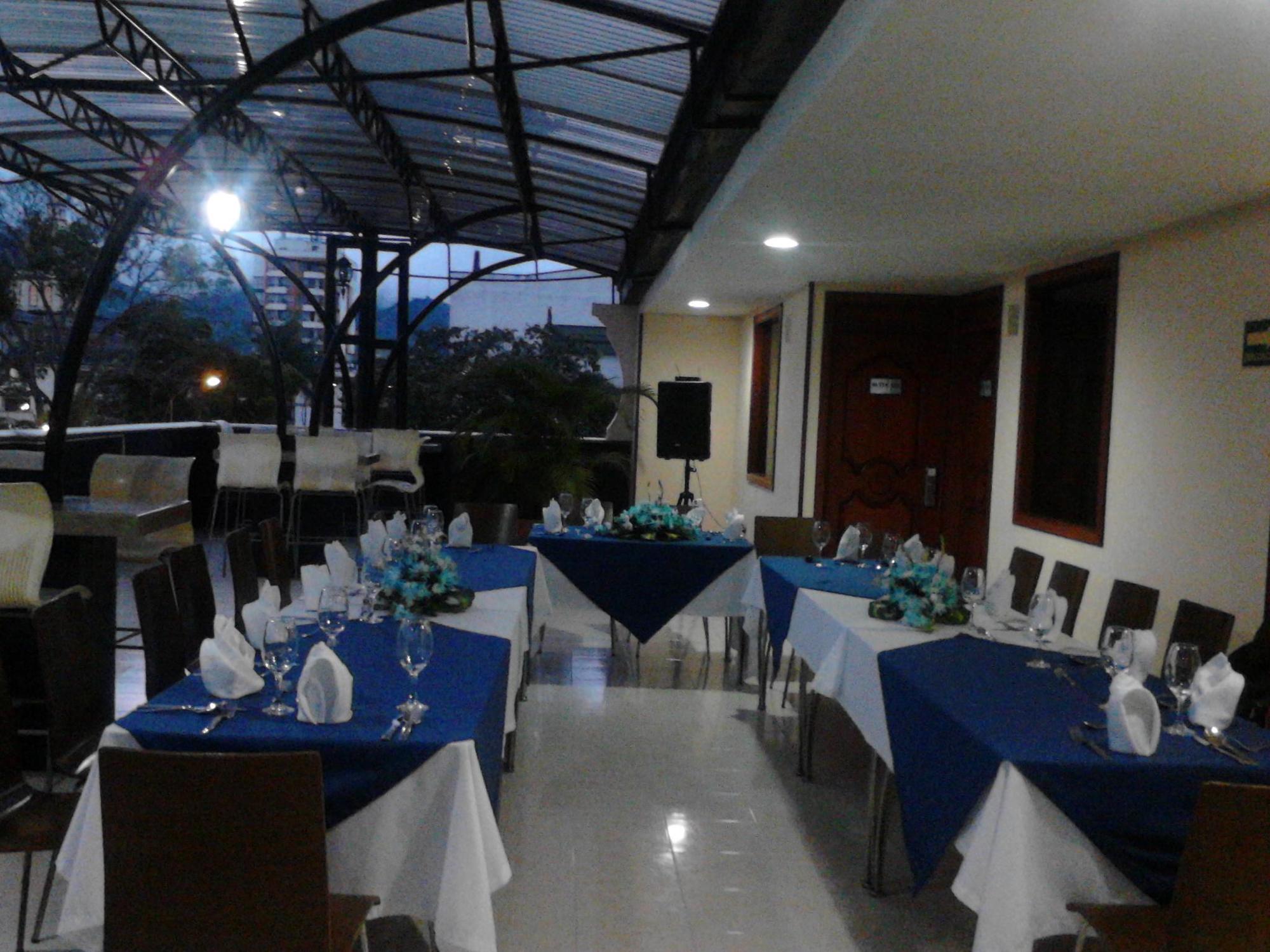 Luxor Plaza Hotel Pereira Exterior photo