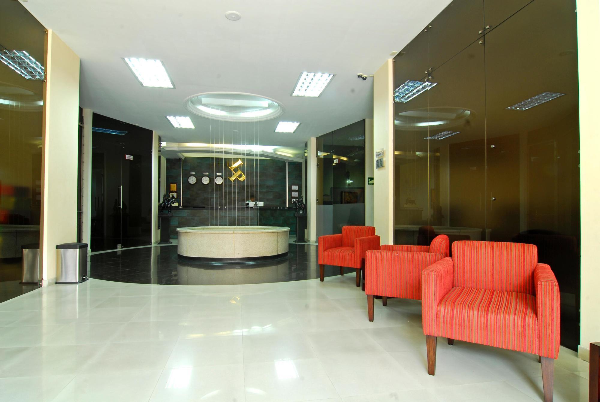 Luxor Plaza Hotel Pereira Exterior photo
