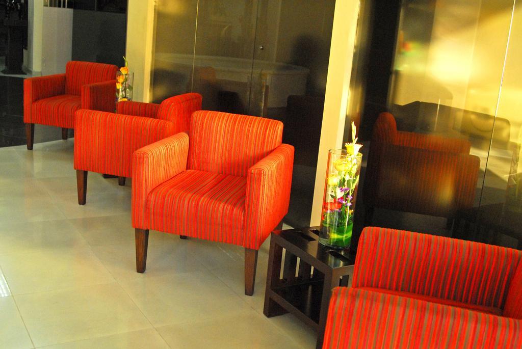 Luxor Plaza Hotel Pereira Exterior photo